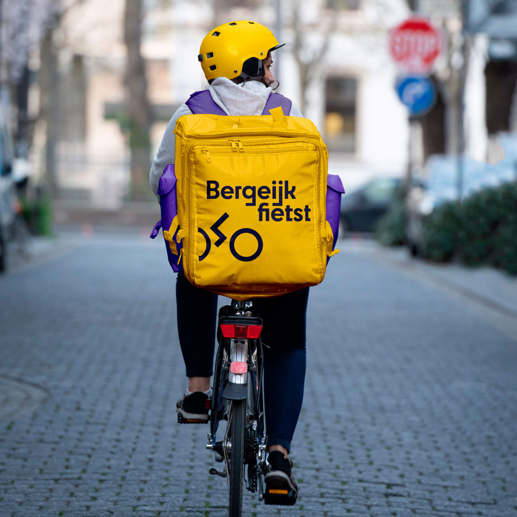 Bergeijk fietst bezorger mockup
