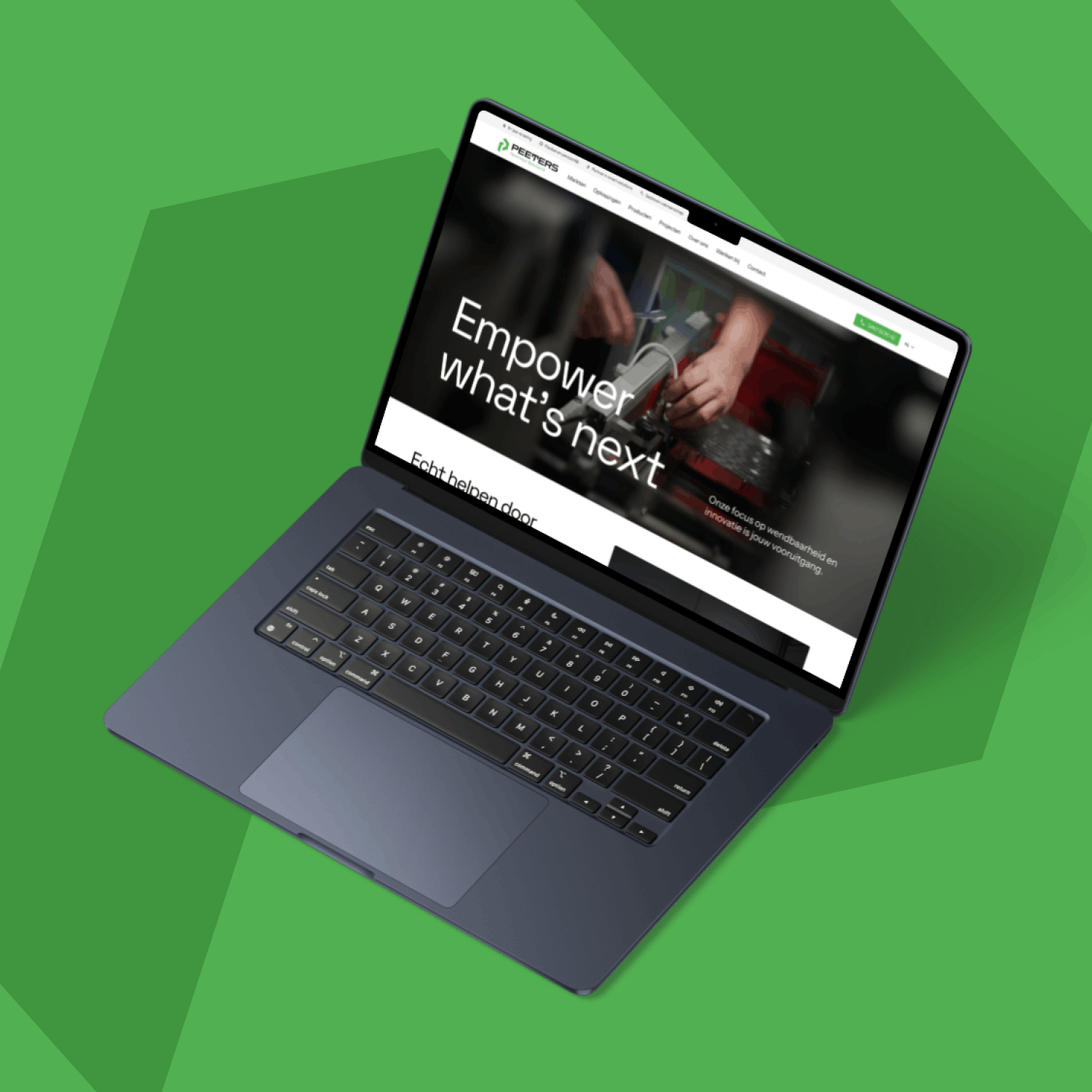 peeters technical solutions website mockup op laptop